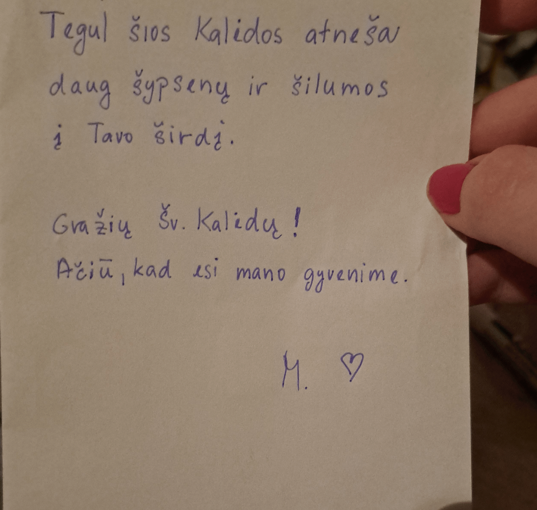 Good people from Lithuania, help me with text and handwriting for a postcard for my lithuanian friend 🎄✍️