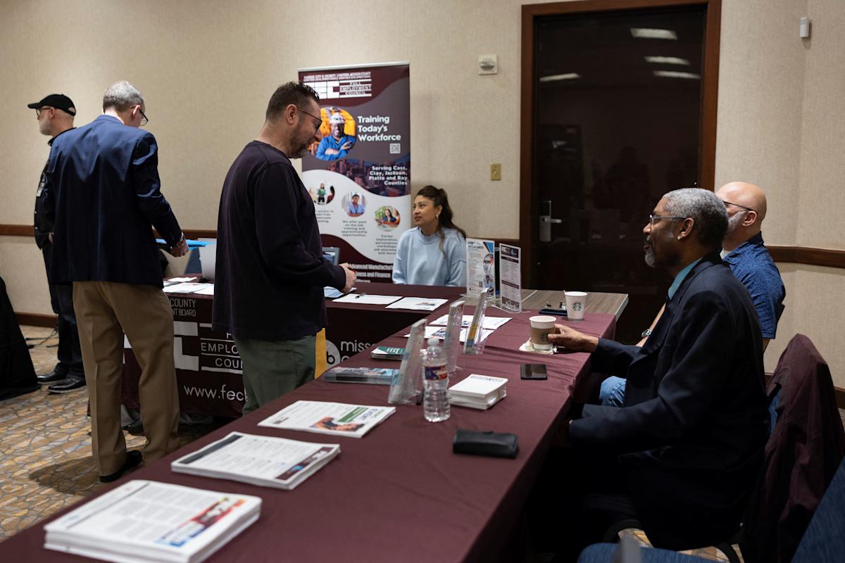 Wall Street mixed and FTSE higher as US jobless claims see biggest jump since 2020