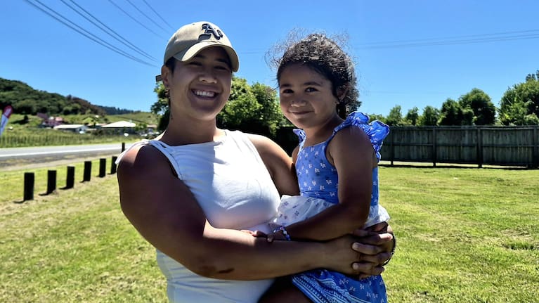 Faith Raroa and her daughter Rereiao.