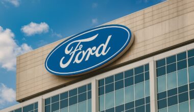 Ford Stock (NYSE: F) News and Forecast: EV Strategy Reset, Battery Storage Push, and Wall Street Targets Ahead of Monday’s Open