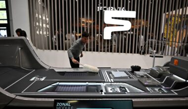 Le petit fournisseur augmente ses prix ? Le géant Forvia lui envoie un huissier à 6 heures du matin