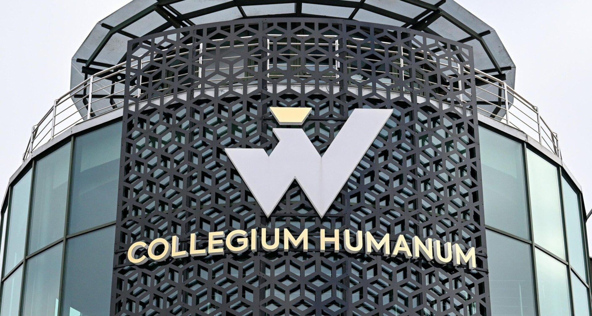 Kontrowersyjna reaktywacja Collegium Humanum. Jak państwo postawiło na nogi interes Pawła Cz.