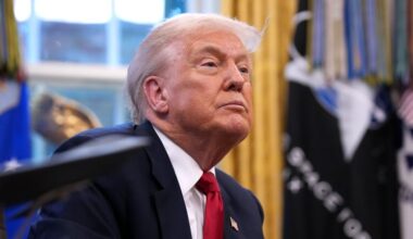 Trump to hold Venezuela Oval Office meeting, sources say