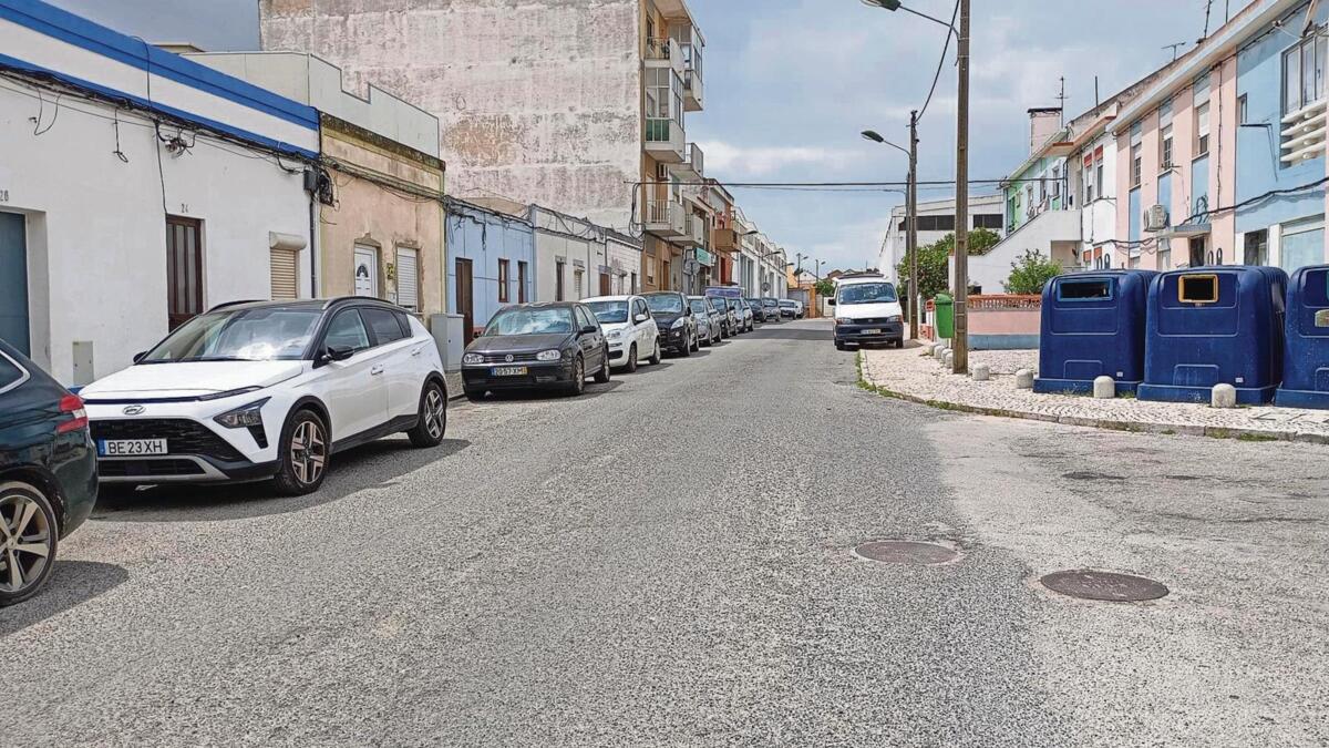 Pai mata filho à facada enquanto ambos tentavam agredir vizinho no Montijo