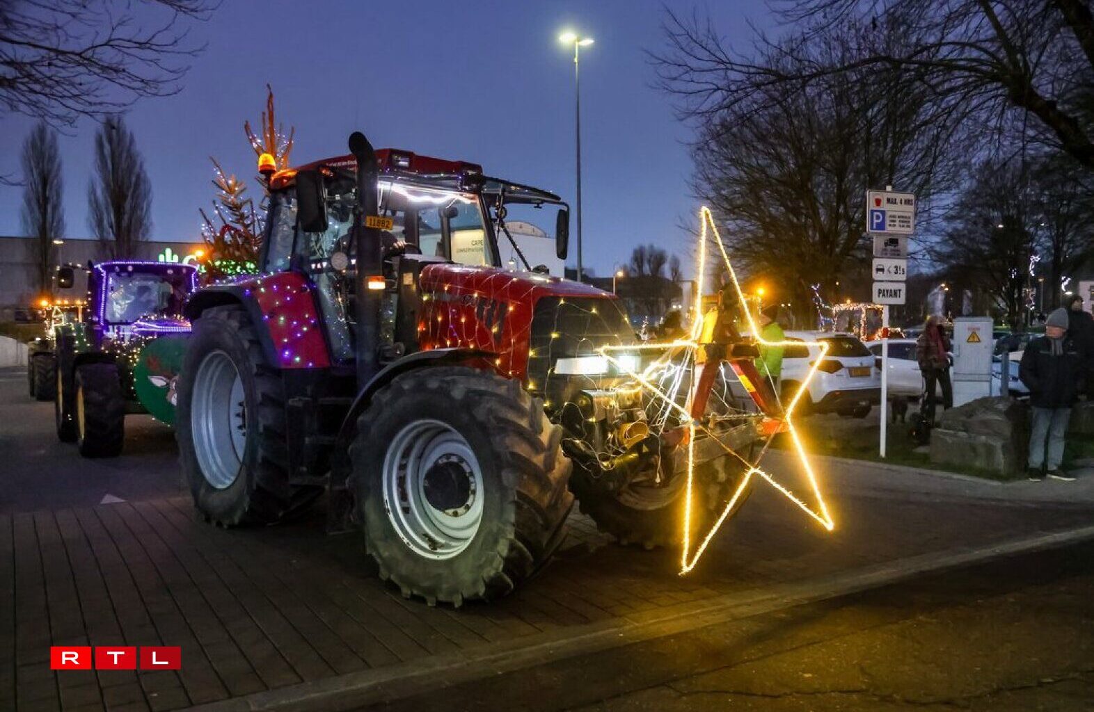 Young Farmers’ festive tractor parade lights up Luxembourg on Boxing Day