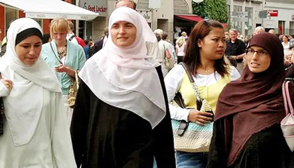 Iran Arrests Marathon Organizers Over Women Running Without Hijabs