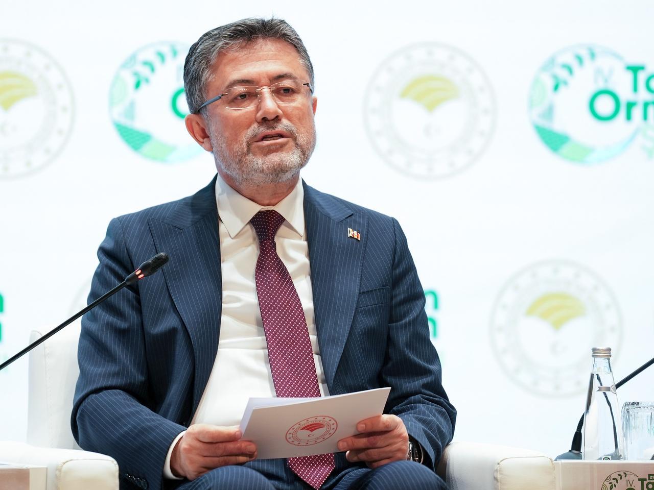 Turkish Agriculture and Forestry Minister Ibrahim Yumakli delivers a speech at the 'Agricultural Diplomacy Forum' held in Istanbul, Türkiye, on April 21, 2025. (AA Photo)