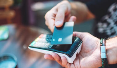 Οι άμεσες πληρωμές αλλάζουν την καθημερινή οικονομική δραστηριότητα στην Ελλάδα