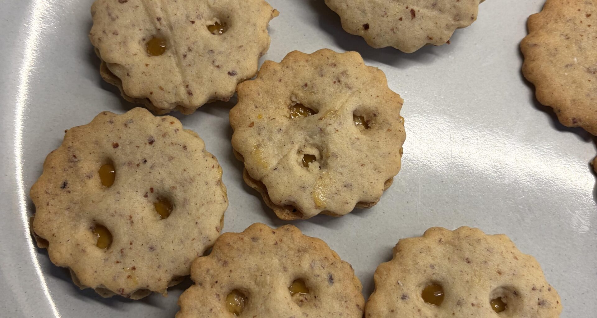 Linzer Augen oder Halloween Cookies?