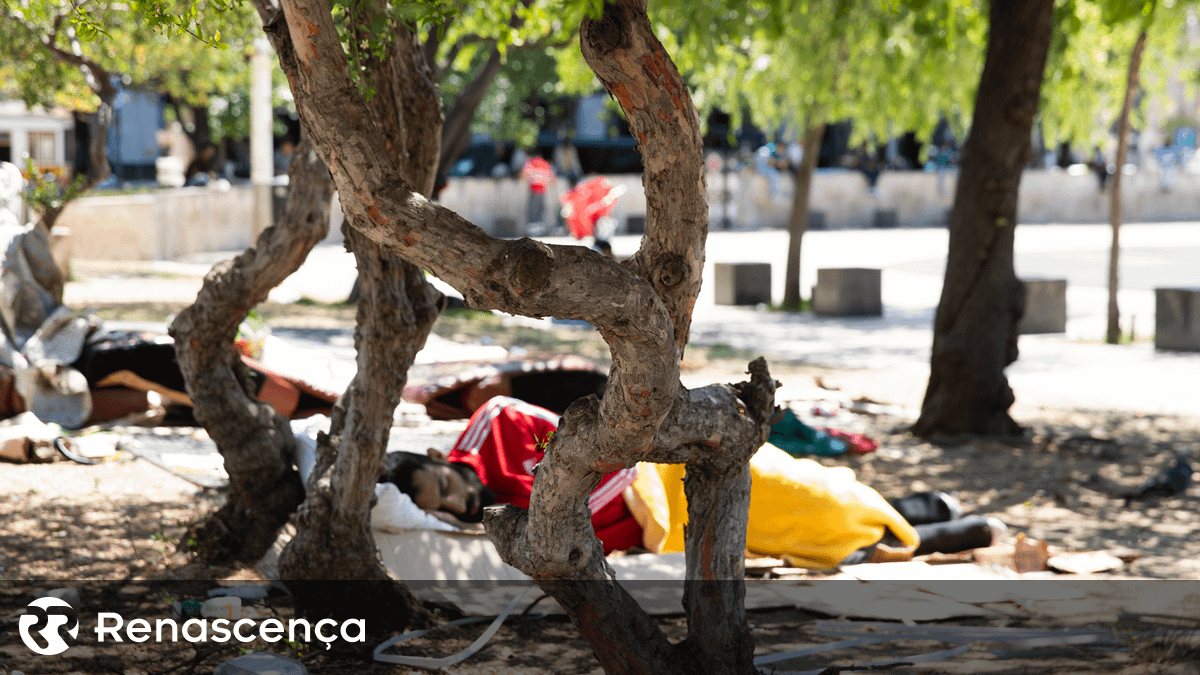 Risco de pobreza afeta 1,7 milhões em Portugal. 300 mil são crianças