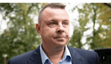 Výplatám z ruské ambasády se teď oficiálně říká "dědictví a úspory"