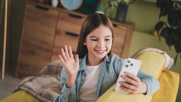 Study shows kids as young as ten are embracing social media in Aotearoa. 