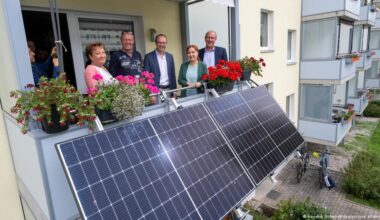 Cheaper, cleaner energy drives Germany's balcony-solar boom