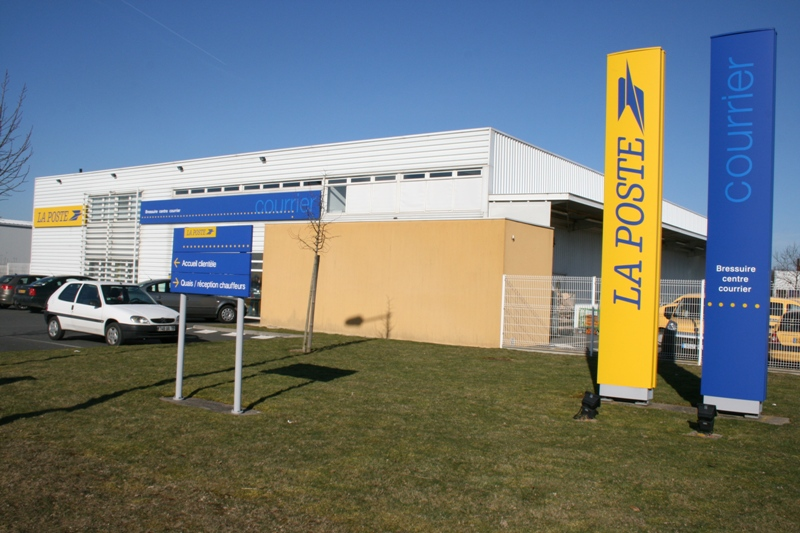 DDoS attack knocks France’s postal service La Poste offline during holiday peak