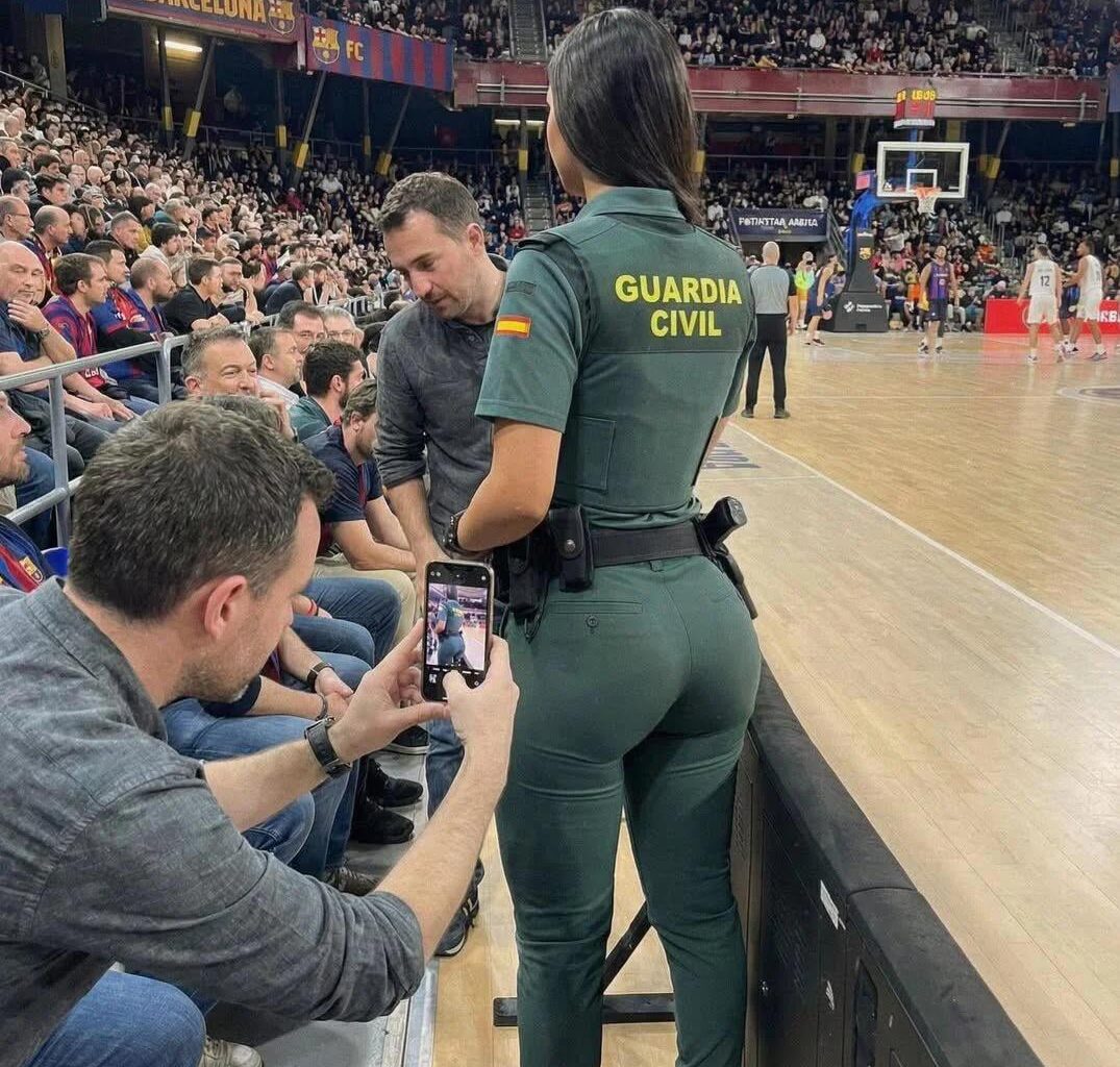 By the power of Jamón Ibérico, I invoke from among the dead the one that doesn't need to be named. Let the ritual begin.