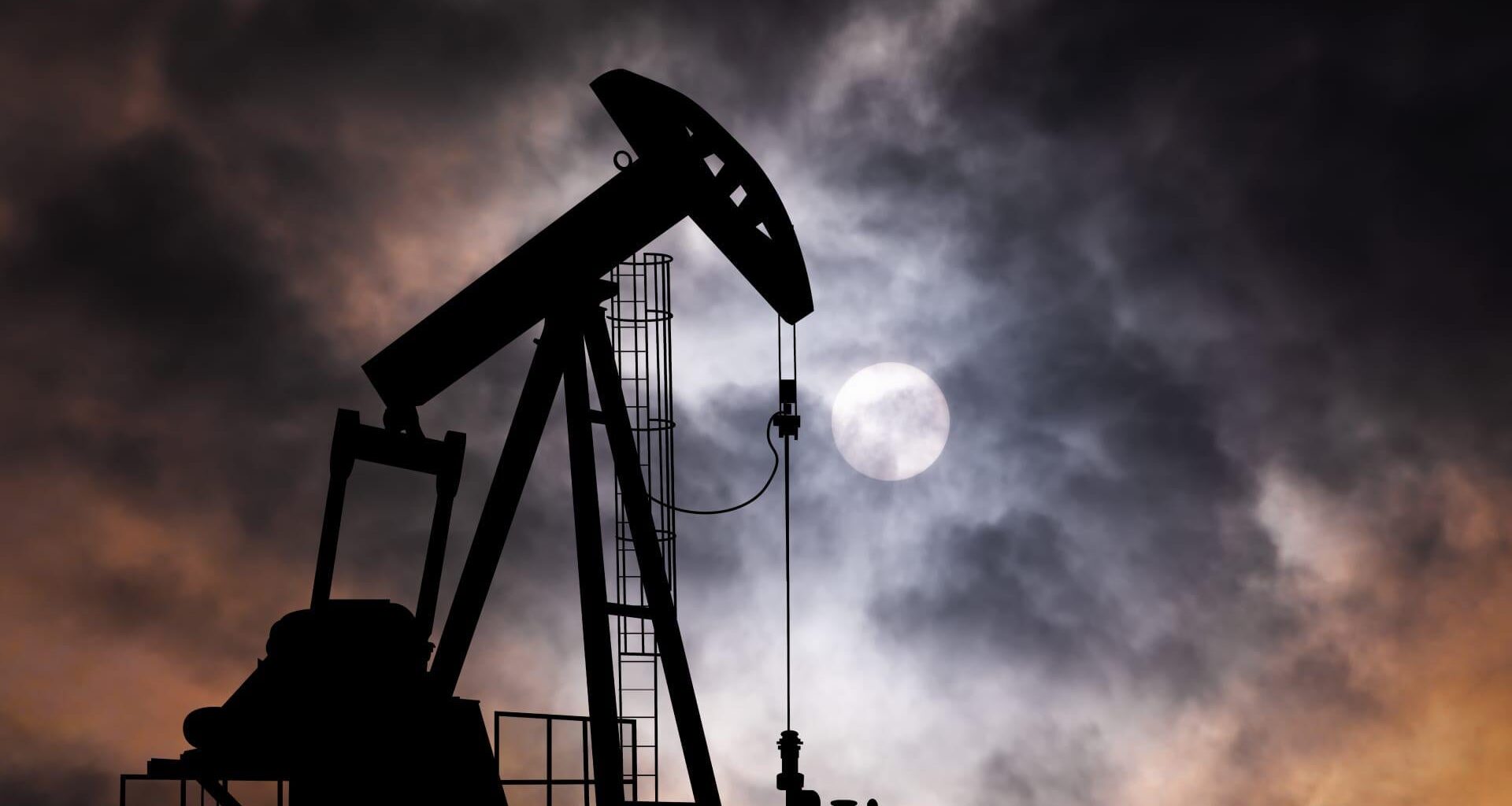 Oil prices tumble to lowest since May, on pace for biggest annual decline in 7 years