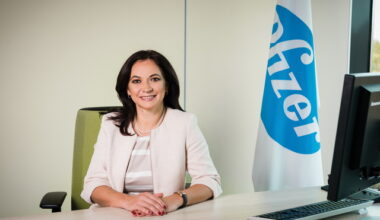 SURPRIZĂ Prima femeie din România desemnată să conducă operațiunile locale ale Pfizer se retrage. Va conduce afacerea familiei