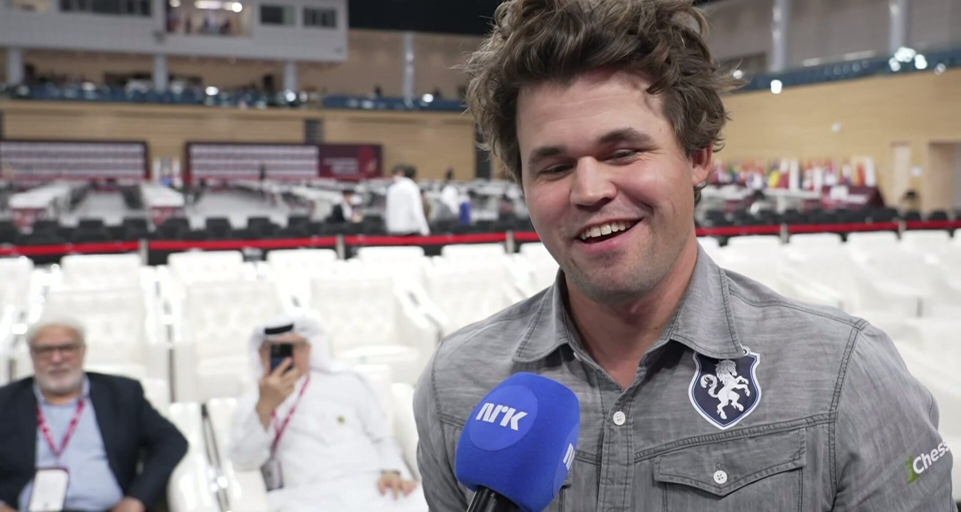 Magnus Carlsen med snuoperasjon - klar for sluttspillet i lynsjakk-VM – NRK Sjakk