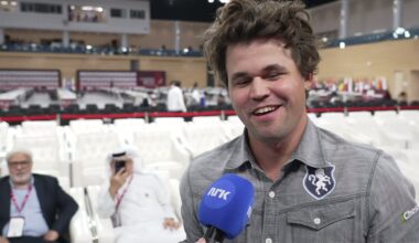 Magnus Carlsen med snuoperasjon - klar for sluttspillet i lynsjakk-VM – NRK Sjakk
