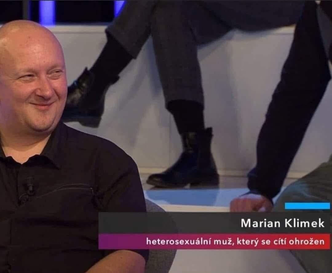 v pořádku, ať se každý identifikuje jak je mu libo