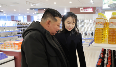 Kim Joo-ae is touring the factory with her father, Chairman Kim Jong-un. [Yonhap News]