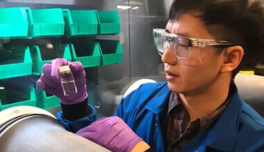 Ionic liquids slow perovskite degradation: Solar cells retain 90% performance at 90°C