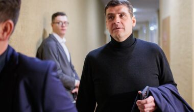 Šiandien ir rytoj matysime daug socialdemokratais save vadinančių asmenų vartymosi iš šūdo akrobatinių numerių