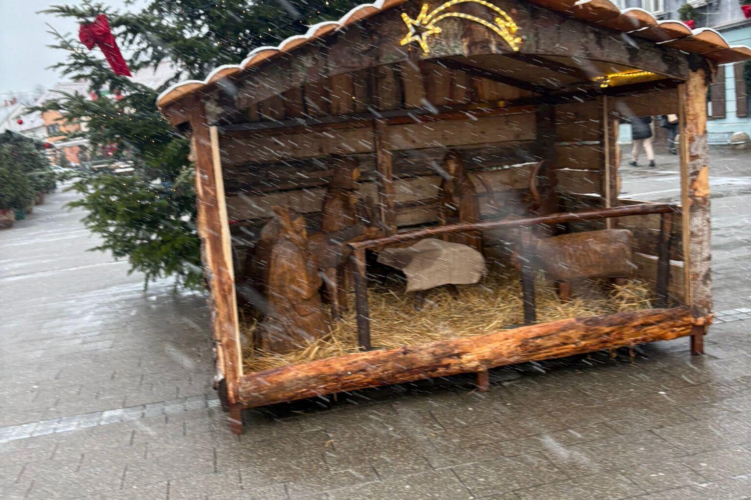 450e plus rezije, bez kućnih ljubimaca, polog dvije stanarine, mogućnost korištenja gradskog interneta, parking za bicikl uz bor