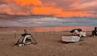 Playa de Los Boliches justo antes del atardecer en Nochebuena/ Los Boliches beach just before sunset on Christmas Eve