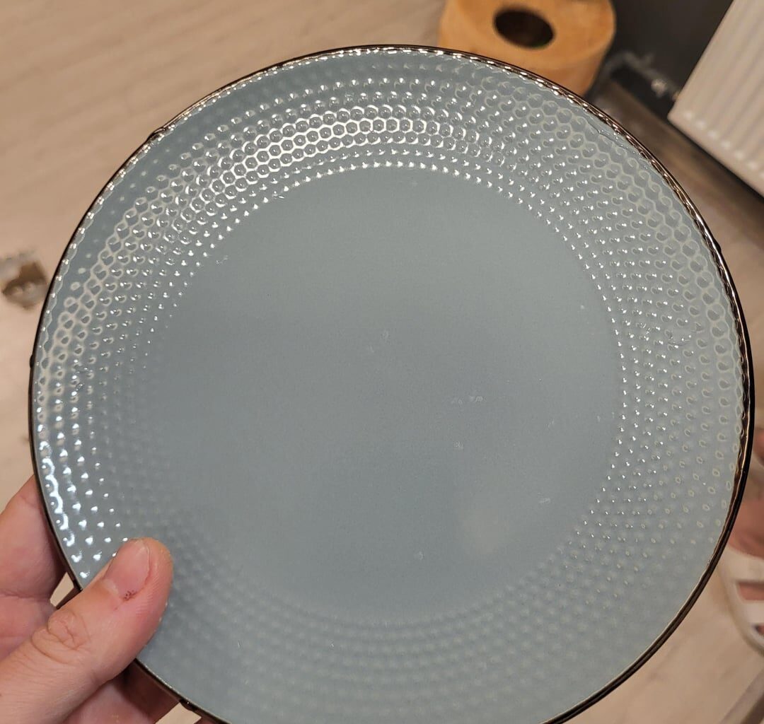 Meklēju tieši šādus šķivjus.