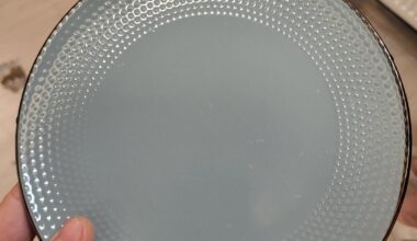 Meklēju tieši šādus šķivjus.