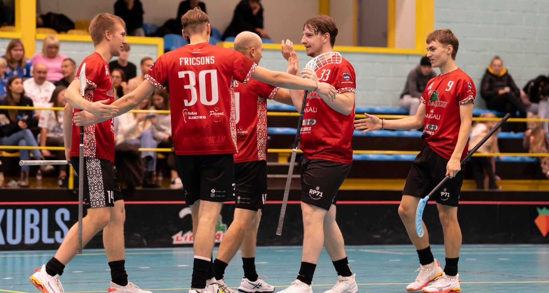 Latvijas Florbola savienība » LV » 2022/2023 » Jaunumi » "Lielvārde/Unihoc" rezultāta šūpolēs pārspēj "FBK SĀC"
