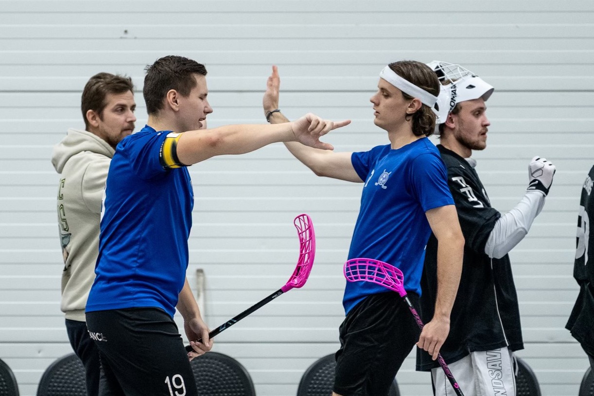 Latvijas Florbola savienība » LV » 2025/2026 » Jaunumi » Līdere "Masters Ulbroka/LU" pirmo zaudējumu piedzīvo Ādažos