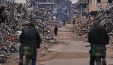 Israel says it will bar aid groups, including Doctors Without Borders, from Gaza