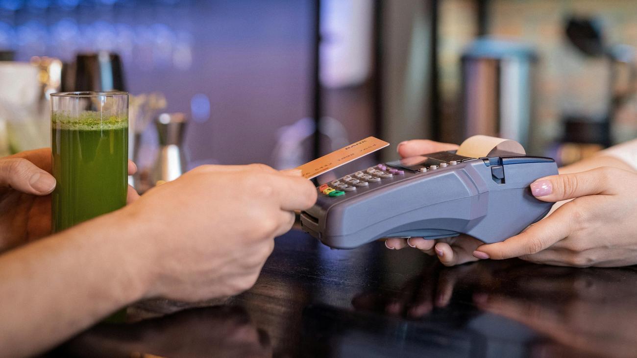 Dehoga: Gaststättenverband gegen Pflicht zur Bereitstellung von Kartenzahlung