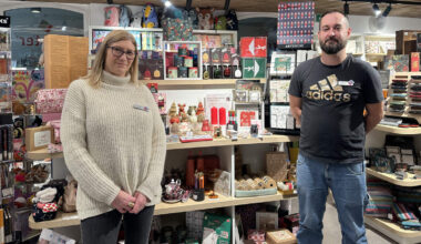 Sophie et Vincent, de la papeterie Ernster: «Les chiffres sont plutôt bons, la fréquentation aussi.»