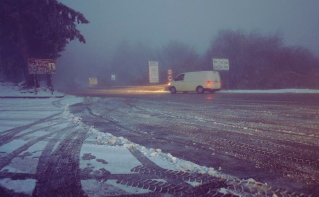 Bulgaria: Snow and Ice Paralyze Roads Across Bulgaria, Traffic Incidents Reported Nationwide