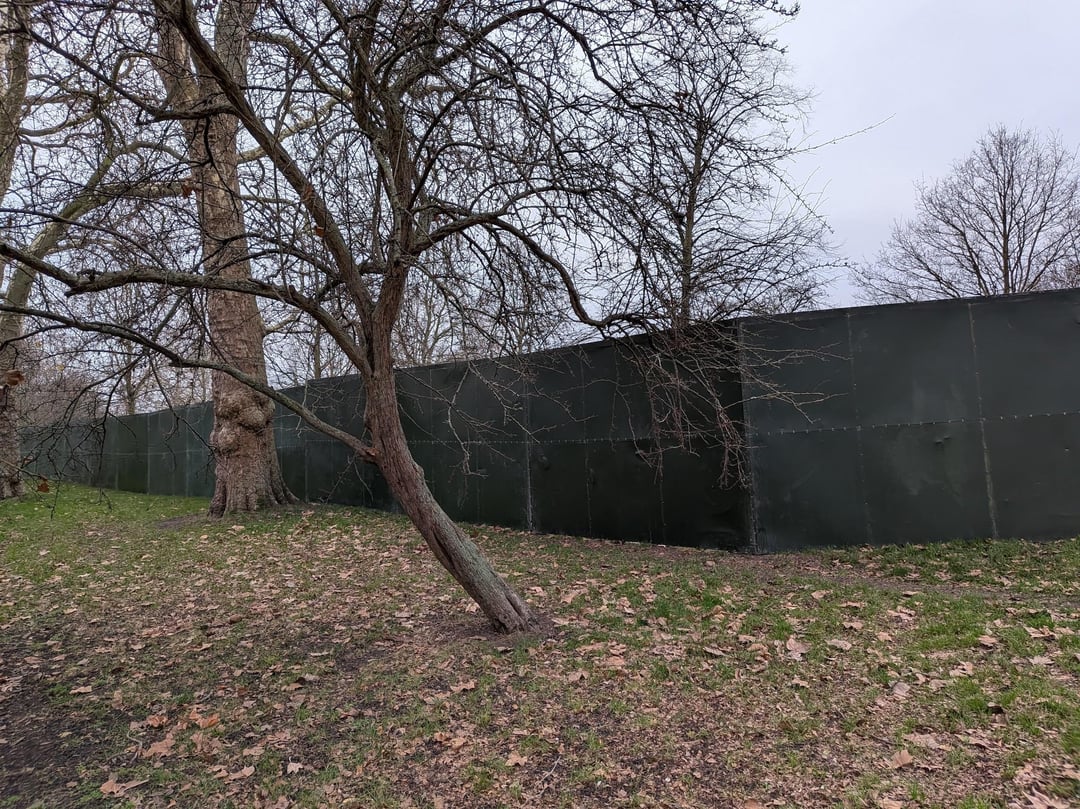 The Primrose Hill Wall. Does this bother anyone else?