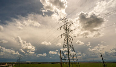 Xcel likely to shut off power to many Front Range communities Wednesday due to dry conditions and high winds. Here's what you can do