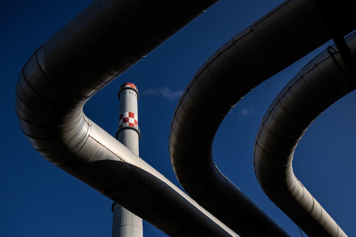 EU finalizes deal to phase out Russian gas imports by 2027