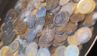 W pandemii moja mama gotowała pieniądze, żeby pozbyć się wirusów xD. Co u was było najdziwniejsze w czasie pandemii?