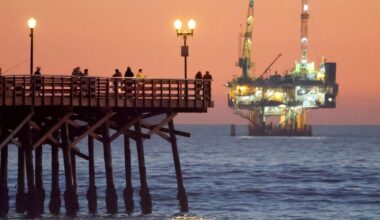 US oil industry doesn’t see profit in Trump’s ‘pro-petroleum’ moves. As Trump makes announcements about efforts to promote fossil fuels, the industry isn’t exactly jumping at new opportunities. And the financial picture is moving against new drilling. Investment follows economics, not politics.