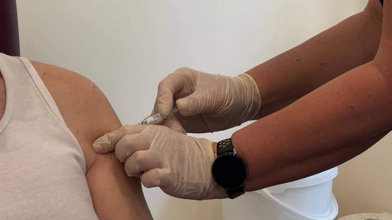 Latvijā joprojām gausi vakcinējas pret cilvēka papilomas vīrusu / Raksts