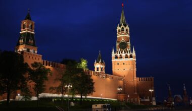 Ukraine targets Moscow with mass drone attack, mayor claims | At least 31 drones have been shot down over the Russian capital. All four airports in the region have suspended operations.