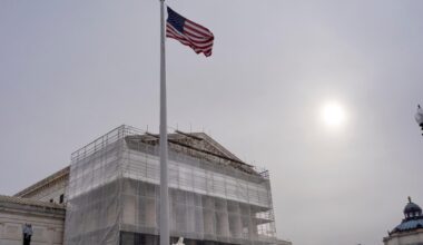 Supreme Court keeps Trump’s National Guard deployment blocked in the Chicago area, for now