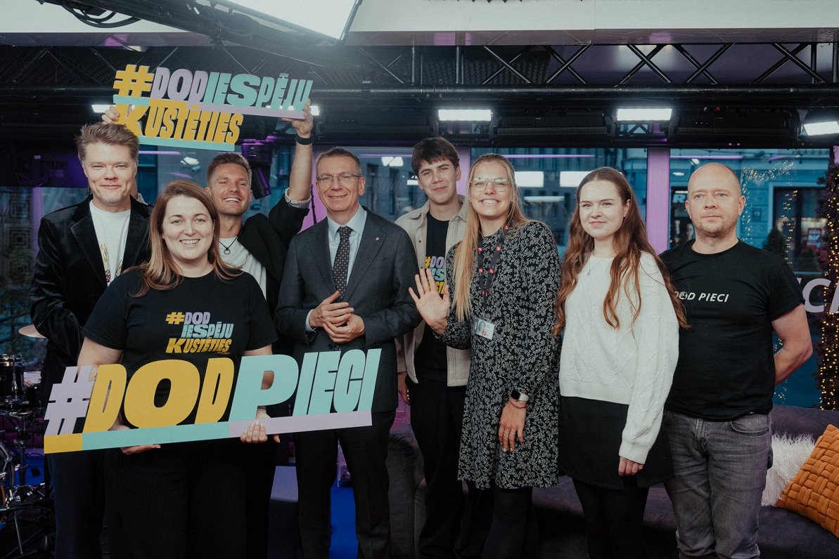 'High five!' charity marathon continues to raise cash / Article