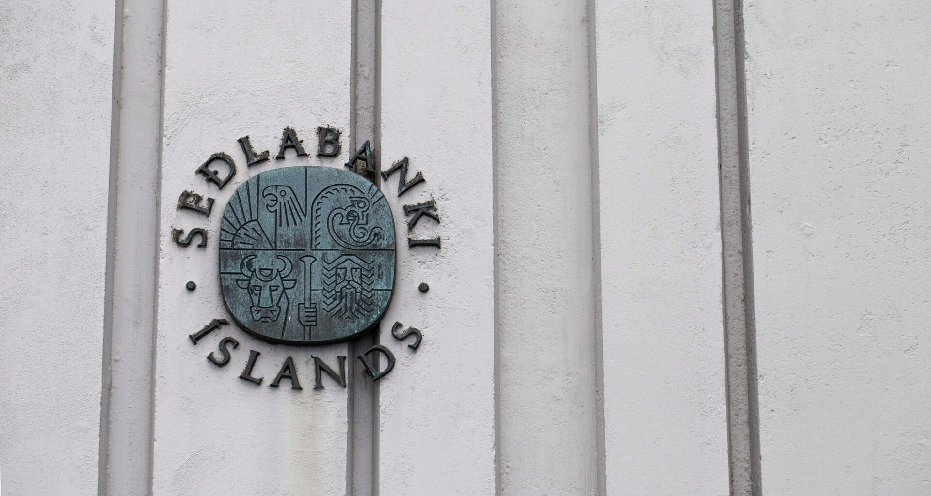 Iceland’s Central Bank Raises Concerns Over Expanded Equity Loans