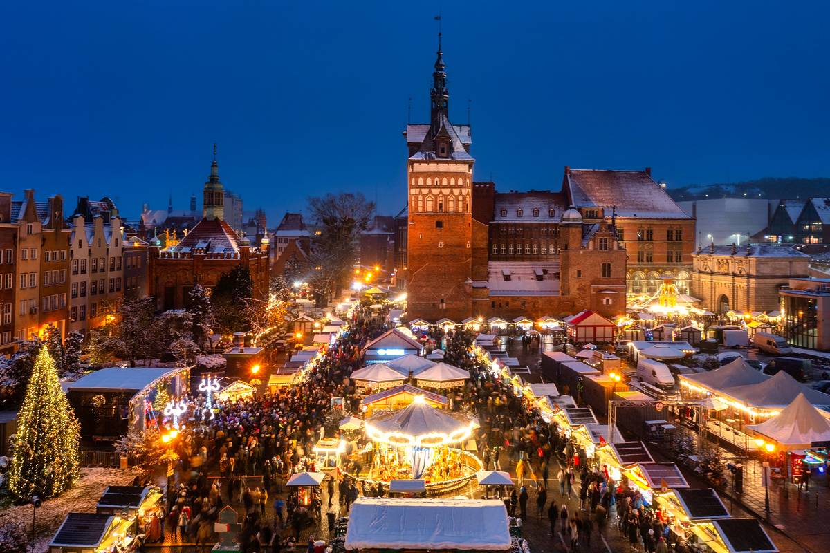 gdansk christmas market town square