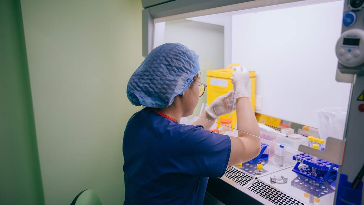 Les donneurs ayant effectué leur don sous l’ancien régime conserveront le bénéfice de l’anonymat, sauf s’ils choisissent volontairement de lever celui-ci.