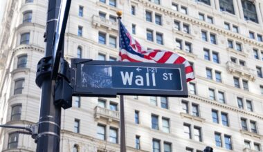 Wall Street Analysts Warn Of Fiscal Pressures As Treasury Positions Stablecoins To Absorb Debt